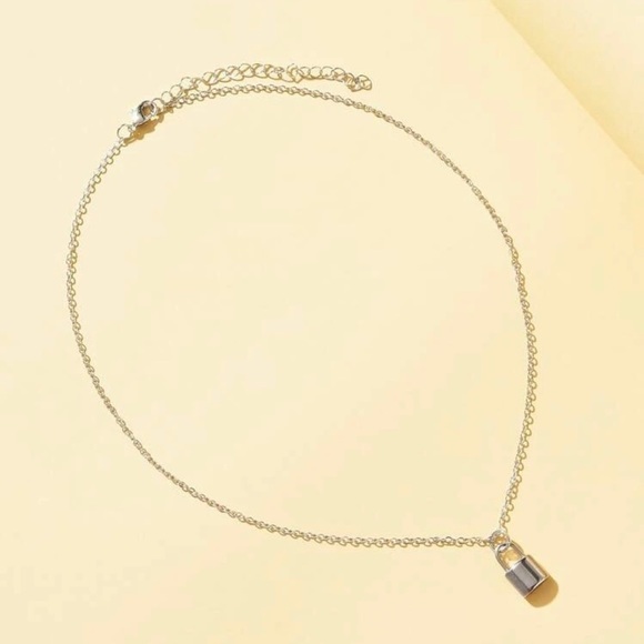 3/$30 🤍 Dainty Lock Necklace - Picture 4 of 4